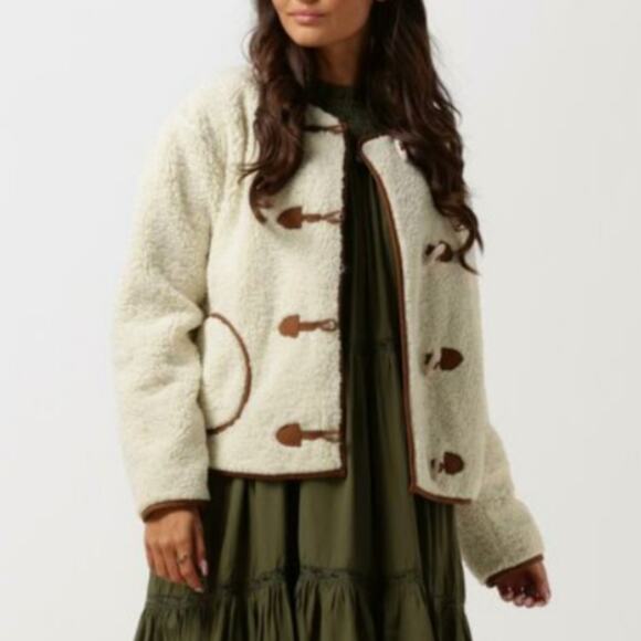 NEW Scotch & Soda Short Teddy Toggle Jacket in Cream - Picture 13 of 13